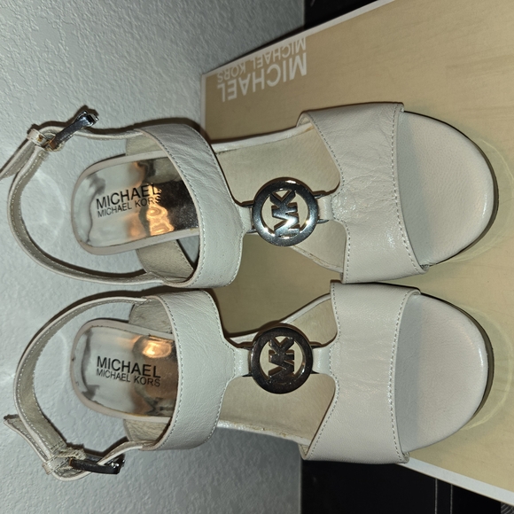 Michael Kors Cream Sandals with Metallic Buckles - Picture 1 of 3
